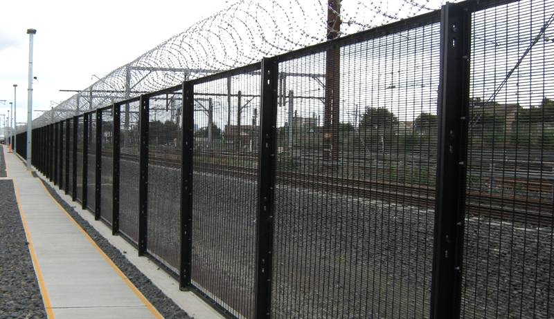Black vinyl-coated 358 high security fence resist any climbing.